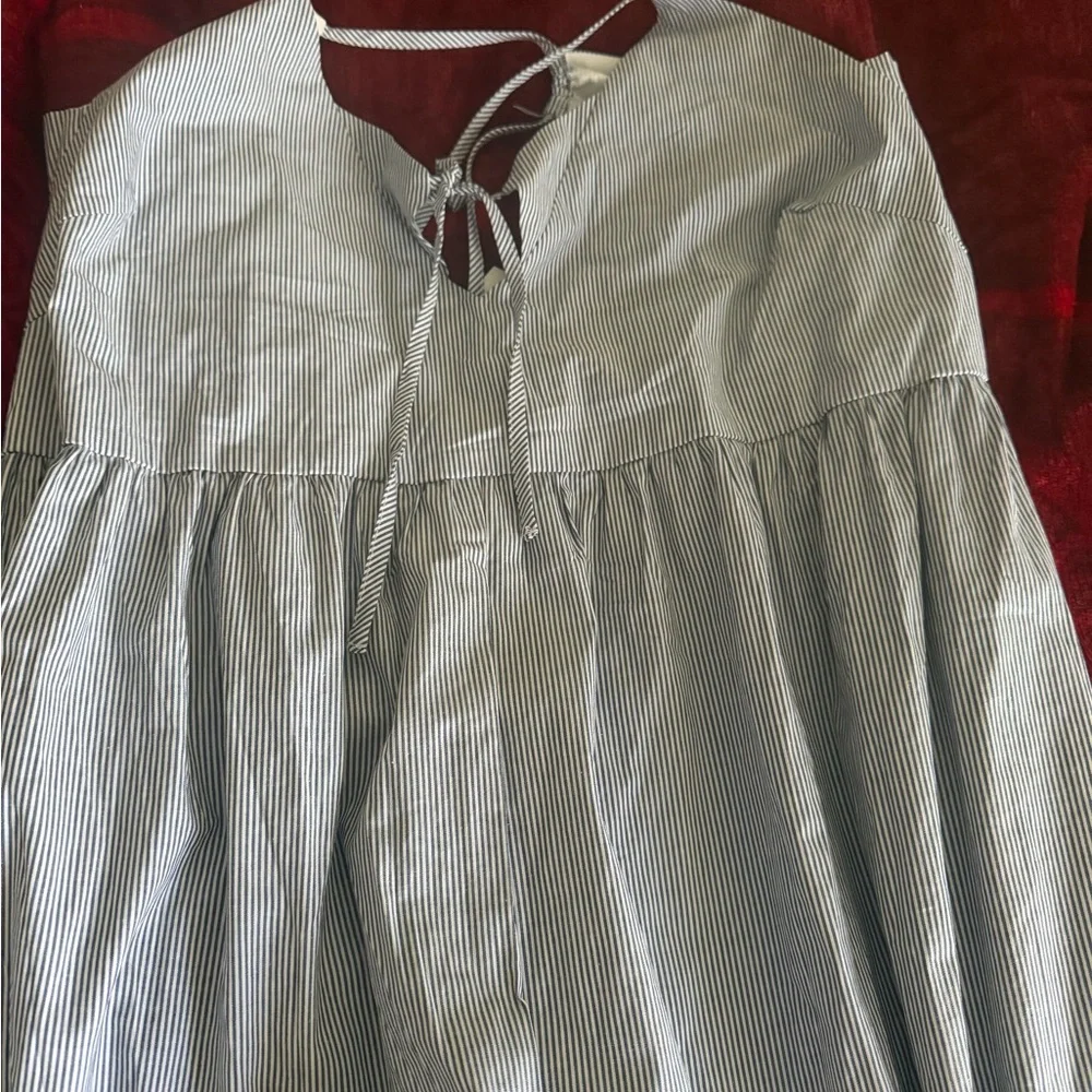Forever 21 Blue White Striped Seersucker Tiered Open Back Maxi Dress Sz Large - Picture 8 of 10